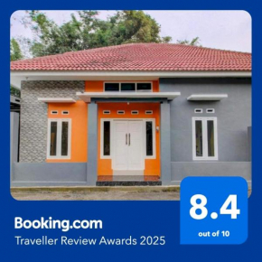 Super OYO 92118 Alif House Syariah 2